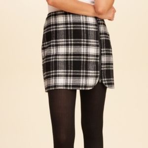 Hollister Plaid Mini Skirt Size 1 Junior